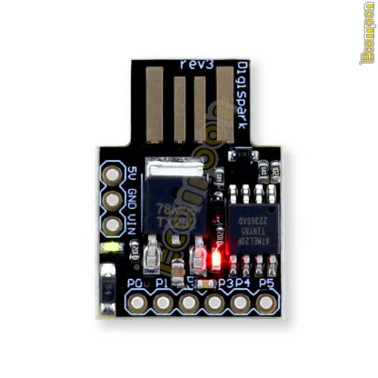 digispark-kickstarter-usb-development-board-attiny85-pcb-usb-schwarz-oben-beleuchtet